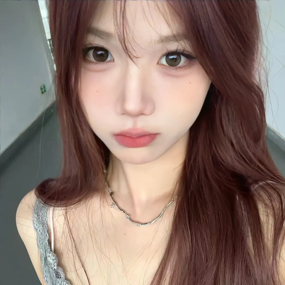 圣洁的艾曼妞